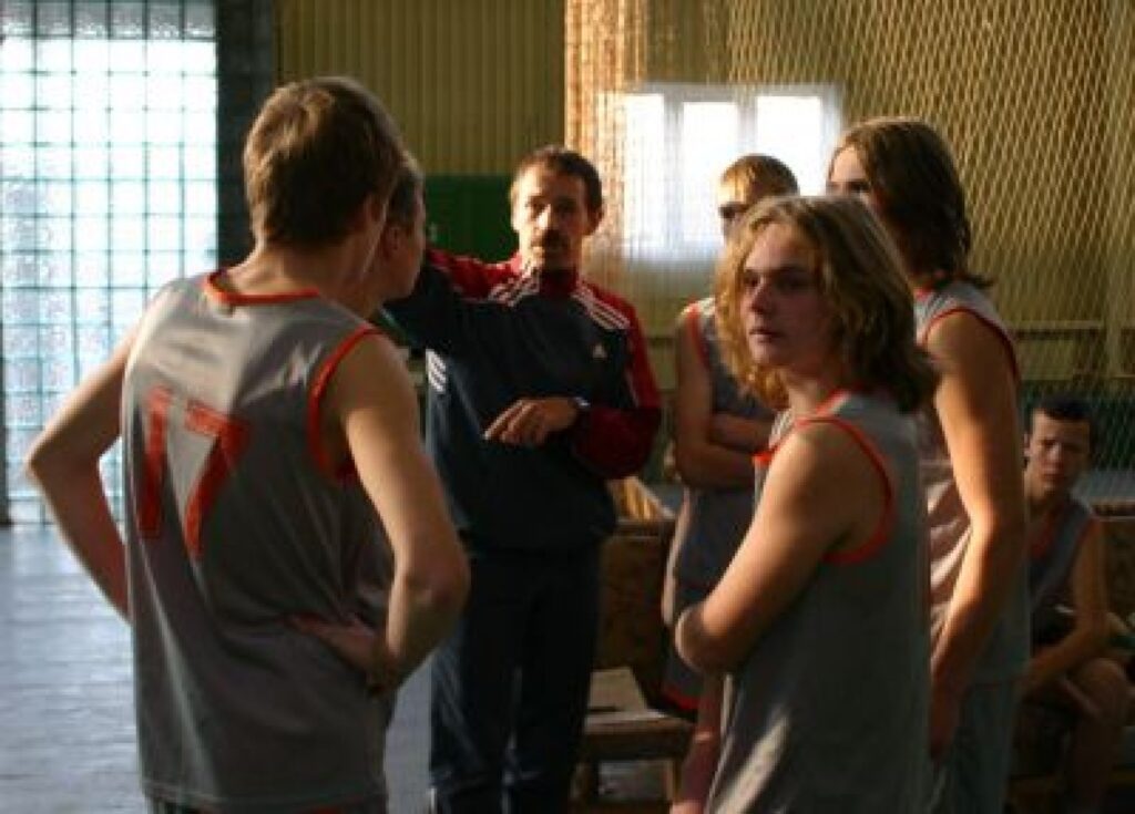 Lai gan grundzālieši šoreiz palika pēdējā vietā tomēr komandā spēlējošie puiši ir gana slaidi un ar laiku trenera Māra Stabiņa vadībā kļūs arī meistarīgi.
Autors: Aldis Dubļāns