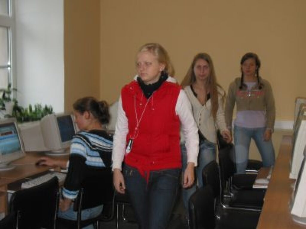 Noskanot zvanam uz stundu, Valkas ģimnāzijas mediju telpa paliek klusa.
Autors: Inga Karpova