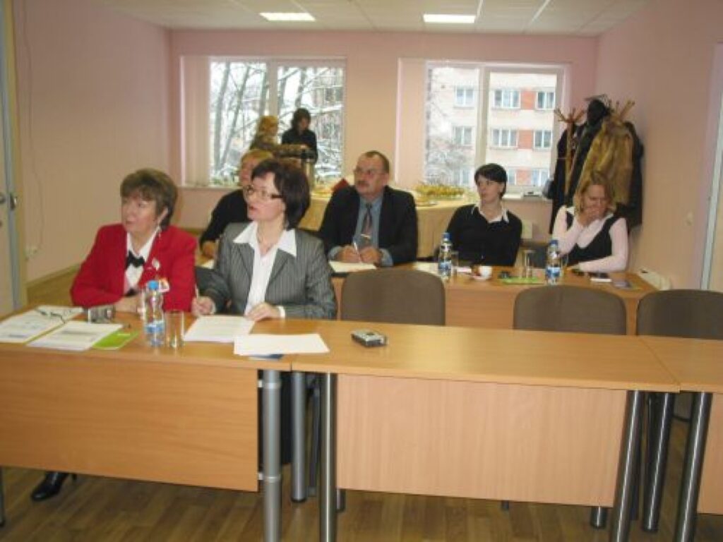 Semināra dalībnieki apsprieda vairākus jautājumus, kas saistīti ar Latvijas iedzīvotāju darbu ārvalstīs.
Autors: Aivars Zilbers