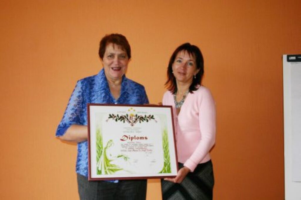 Valkas rajona mazpulku darba koordinatore Silvija Dorša un 11. Valkas mazpulka vadītāja Inga Alksne pirmo reizi Valkas rajona vēsturē saņēma Zemkopības ministrijas rīkotā konkursa “Sējējs” atzinību.
Autors: Aldis Dubļāns