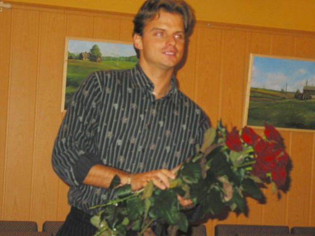 Pedagogs un pasaules elites klases Latīņamerikas deju speciālists Ojārs Bācis Vijciemā jauniešu vidū ir pazīstams un iemīļots skolotājs. 
Autors: Aldis Dubļāns