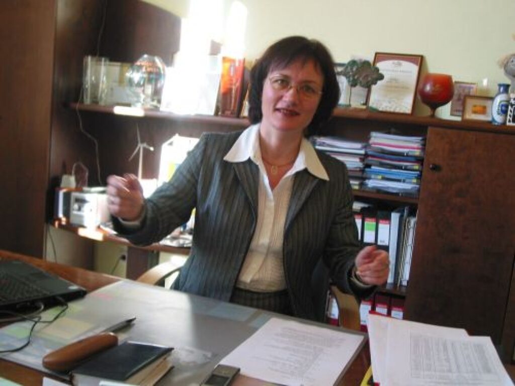 Valkas pilsētas domes priekšsēdētāja Unda Ozoliņa atzīst, ka daudzi domes pieņemtie lēmumi radušies kompromisu meklējumu rezultātā. Arī viņa protestētu pret sev neizdevīgu lēmumu pieņemšanu
Autors: Aldis Dubļāns