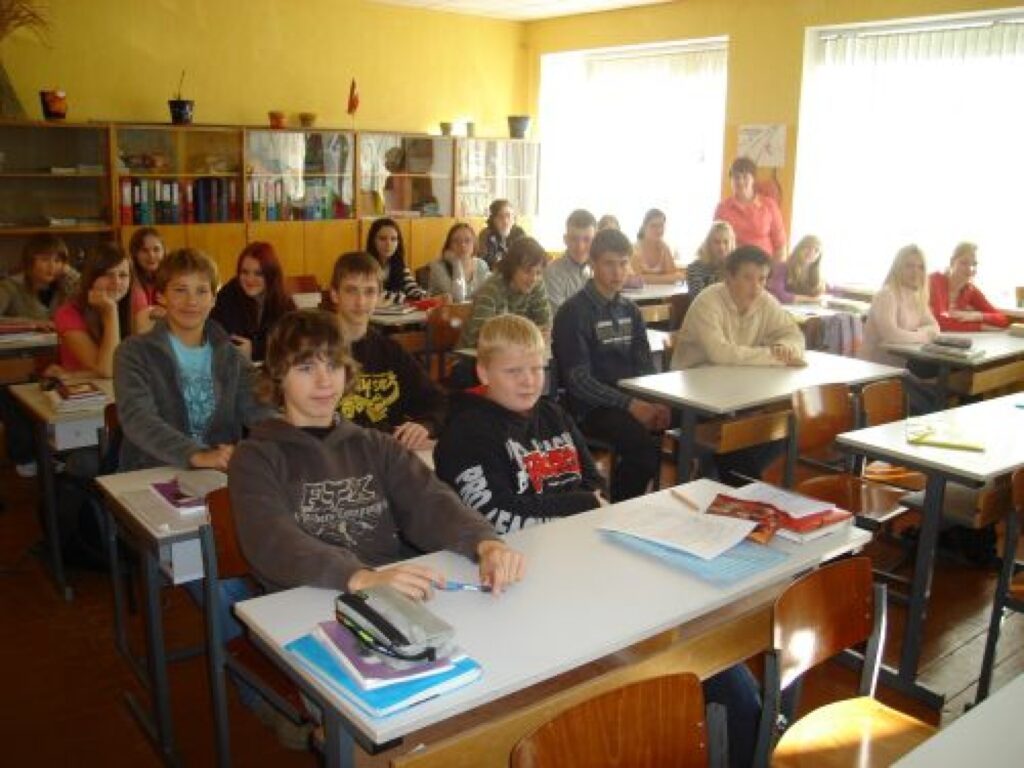 “Katram skolēnam jādod iespēja iegūt izglītību atbilstoši viņa spējām, arī talantīgajiem bērniem, kuru mācību rezultāti ir augstā līmenī,” par Smiltenes ģimnāzijas 8. b klasi  un citiem skolēniem saka pedagoģe Alda Miķe.
Autors: Sandra Pētersone