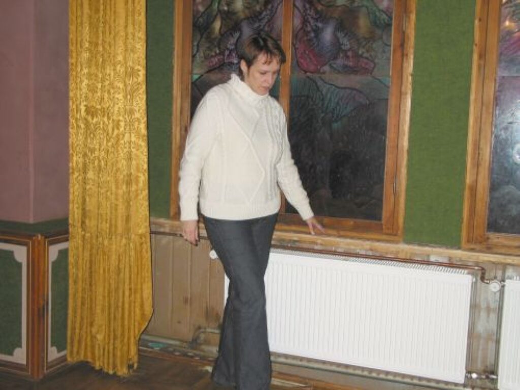 Jērcēnu tautas nama vadītāja Ginta Gailīte uzskata, ka jaunie radiatori telpās ļauj omulīgāk justies gan pašdarbniekiem, gan skatītājiem.
Autors: Aivars Zilbers