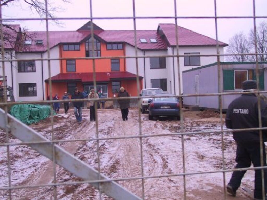 Nevalstisko organizāciju pārstāvji sola jauno bērnudārzu apmeklēt martā, lai pārliecinātos par vides pieejamību.
Autors: Santa Sinka