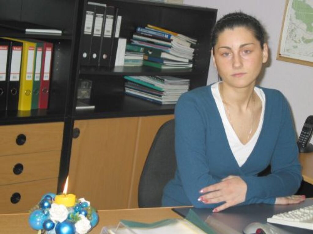 Jau mēnesi Valkas pilsētas domē strādā pašvaldības policiste – kārtībniece Liene Kalniņa.
Autors: Inga Karpova