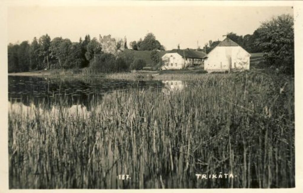 Par Trikātas vēsturi stāsta tās vēsturiskie pieminekļi. Vienas no tiem ir Trikātas pilskalns. 
Autors: Dāvis Spunde
