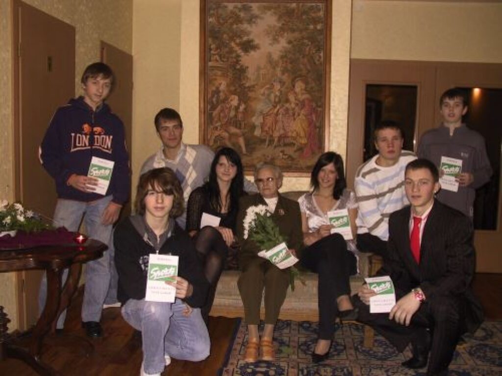 Piektdien Smiltenes sporta centrs un pilsētas dome pateicās par sasniegto pilsētas 2007. gada cilvēkiem sportā.
Autors: Sarmīte Ozola