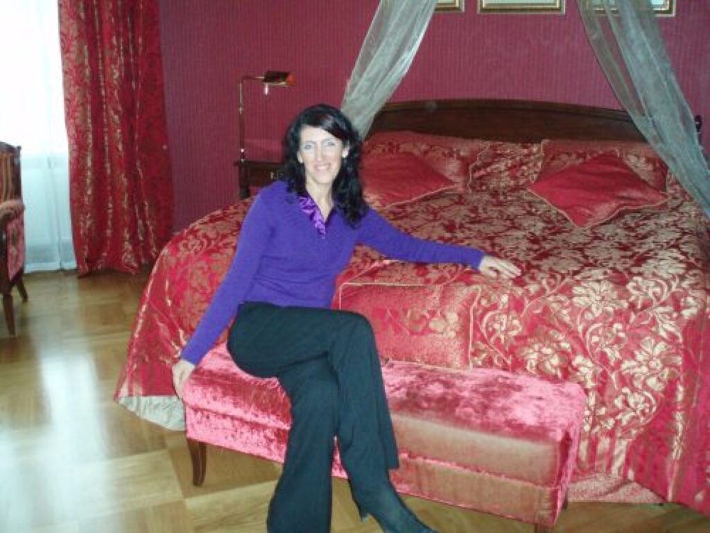 Smilteniete Vineta Roskoša kopā ar darba kolēģiem nesen redzēja slavenajā Benjamiņu namā atvērtās viesnīcas “Europa Royale Riga” augstas klases numuriņus.
Autors: No personīgā arhīva