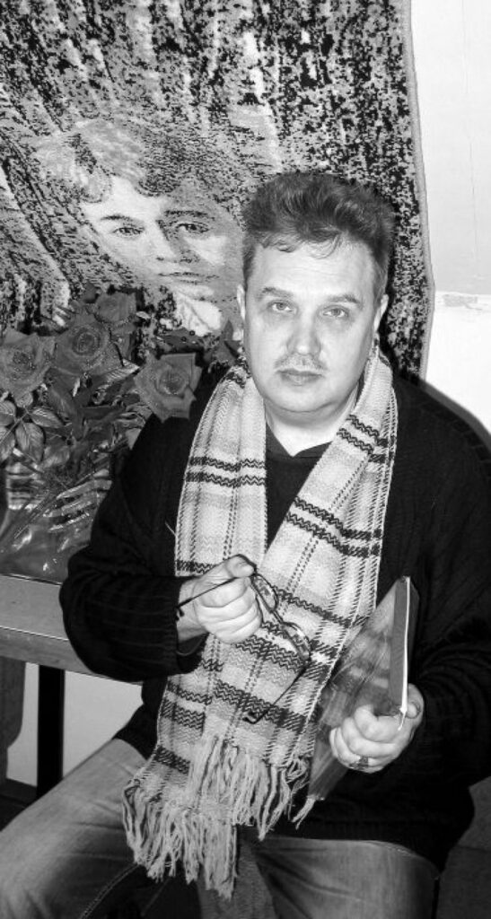 Valkas pilsētas teātra režisors, daudzu projektu vadības lektors Aivars Ikšelis domā un mācās, kā nepiesārņot enerģētisko vidi.
Autors: Aldis Dubļāns