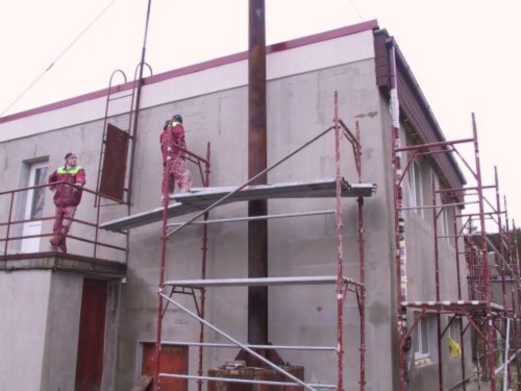 Pēc Rīgas firmas “Premium Haus” celtnieku darba Strenču mūzikas skolas ārpuse iegūs pavisam citu izskatu.
Autors: Sandra Pētersone