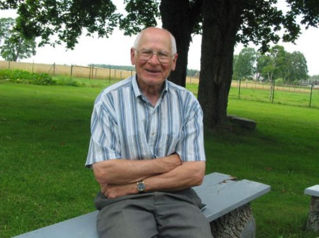 Trikātas pagasta zemnieks Rihards Circenis uzskata, ka piena produkcijas sadārdzinājumu lielākoties izraisa salīdzinājumā ar citām Eiropas valstīm atpalikusī pārstrāde.
Autors: Aivars Zilbers