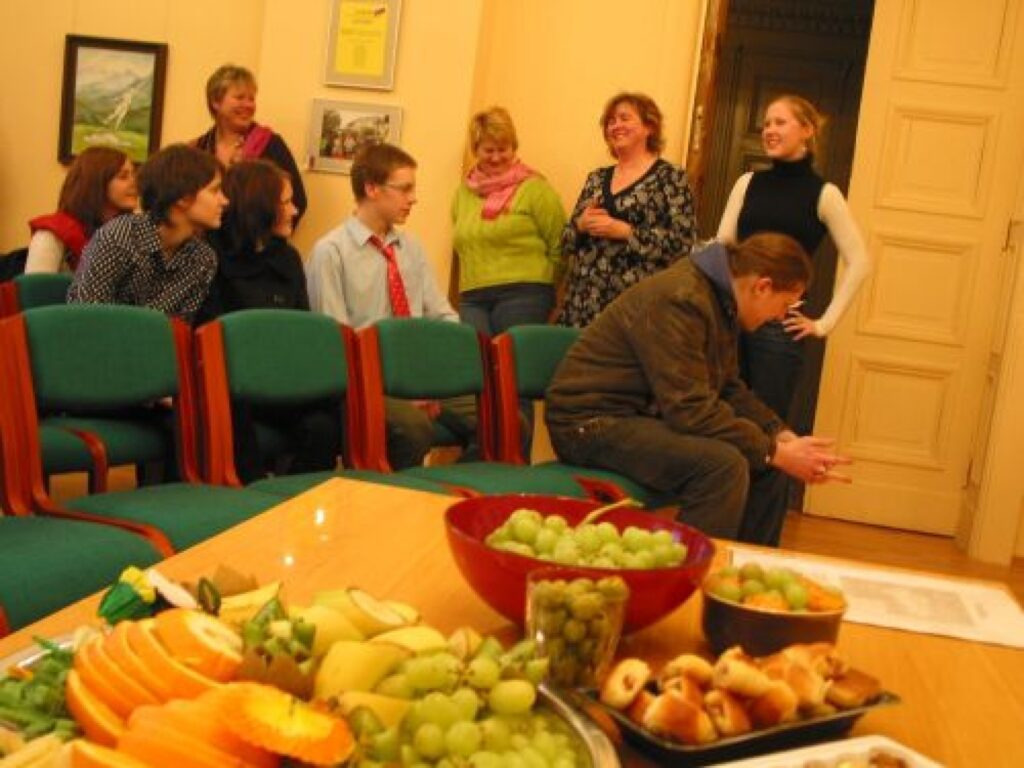 Valkas mākslas skolas pedagogi un audzēkņi sarīkoja svētkus – fiksētas atmiņas par piedzīvoto Slovakijā.
Autors: Aldis Dubļāns