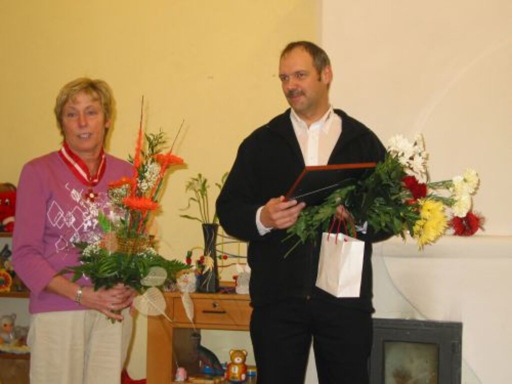 Vācijas Sarkanā Krusta darbinieki Ulrika Fišbaha un Heincs Mergens ir pateicīgi par viņu darba augsto novērtējumu Latvijā un sola te braukt arī turpmāk. 
Autors: Aivars Zilbers