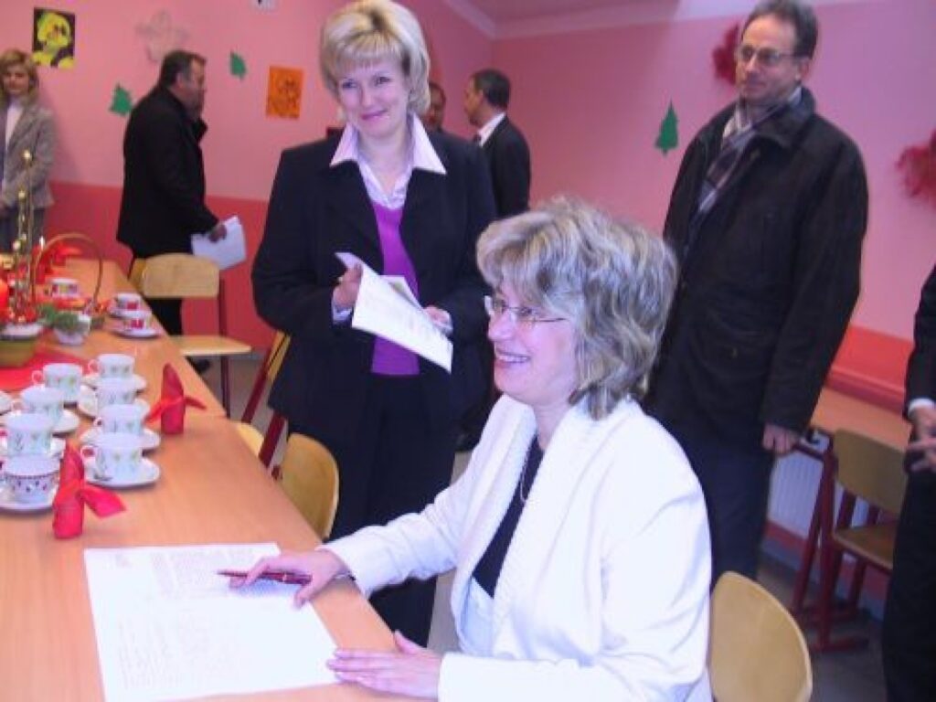 2003. gads. Smiltenes Centra vidusskolā viesojas Jaunā laika izglītības ministre.
Autors: Sarmīte Ozola