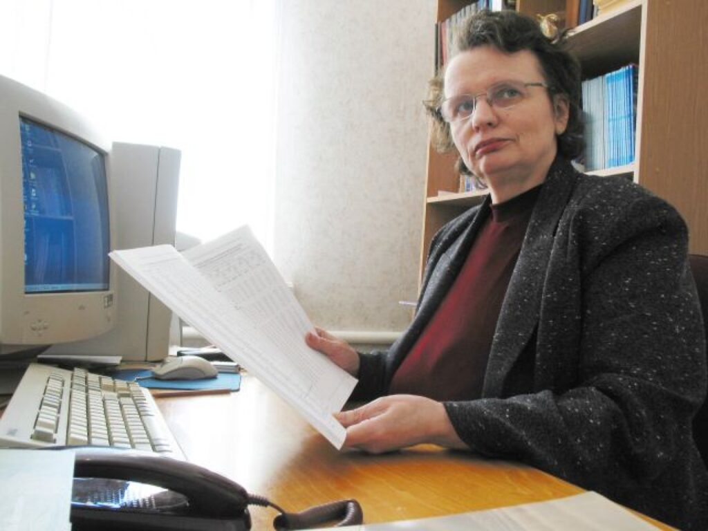 Pērn Valkas rajona sabiedriskajā sektorā strādājošo  mēneša vidējā alga pirms nodokļu nomaksas palielinājās no 272 līdz 355 latiem. 
Autors: Aldis Dubļāns