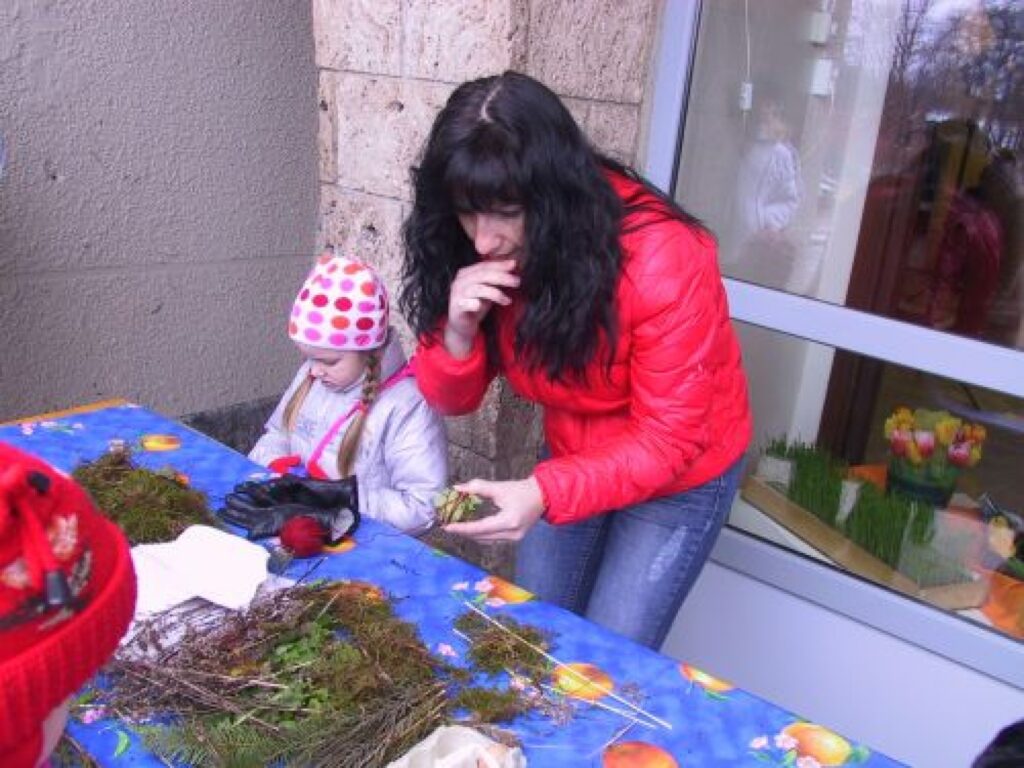 Katrai olai tiek kāds dzīpariņš vai zāles stiebrs.
Autors: Sarmīte Ozola