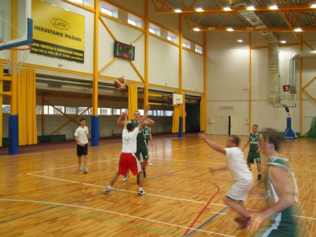 Ērģemiešiem grūti turēties pretī spēcīgajai “Vudlandes” komandai. 
Autors: Aldis Dubļāns