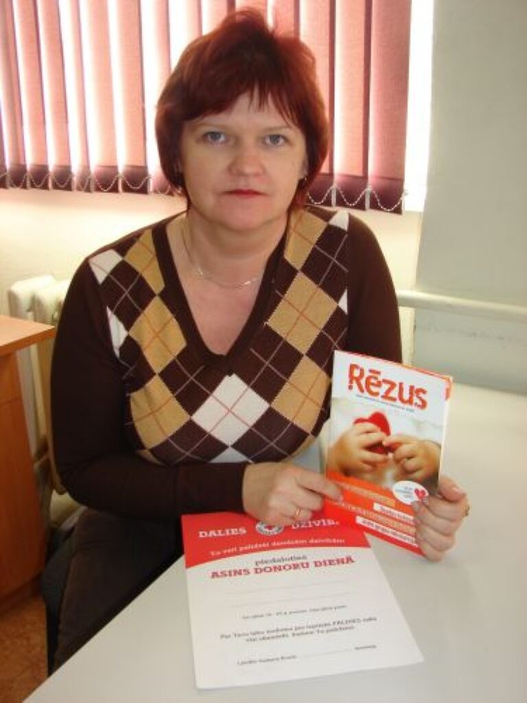 Sarkanā Krusta Smiltenes nodaļas vadītāja Maruta Vīgante priecājas, ka jaunieši ir aktīvi un kļūst par asins donoriem. 
Autors: Santa Sinka