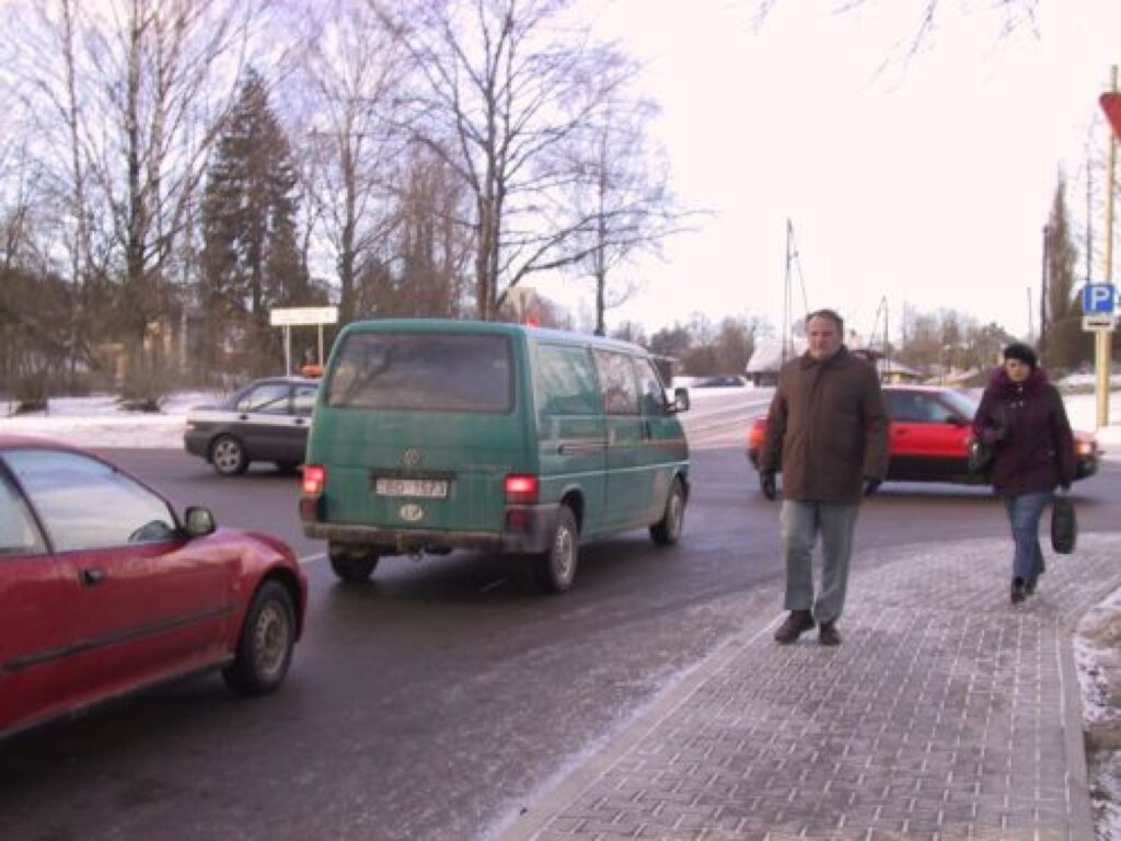  Smiltenes pilsētas dome ir apņēmusies uzstādīt luksoforu Atmodas, Raiņa un Gaujas ielas krustojumā, neraugoties uz varbūtējo neatbilstību Valsts standartam. 
Autors: Sandra Pētersone