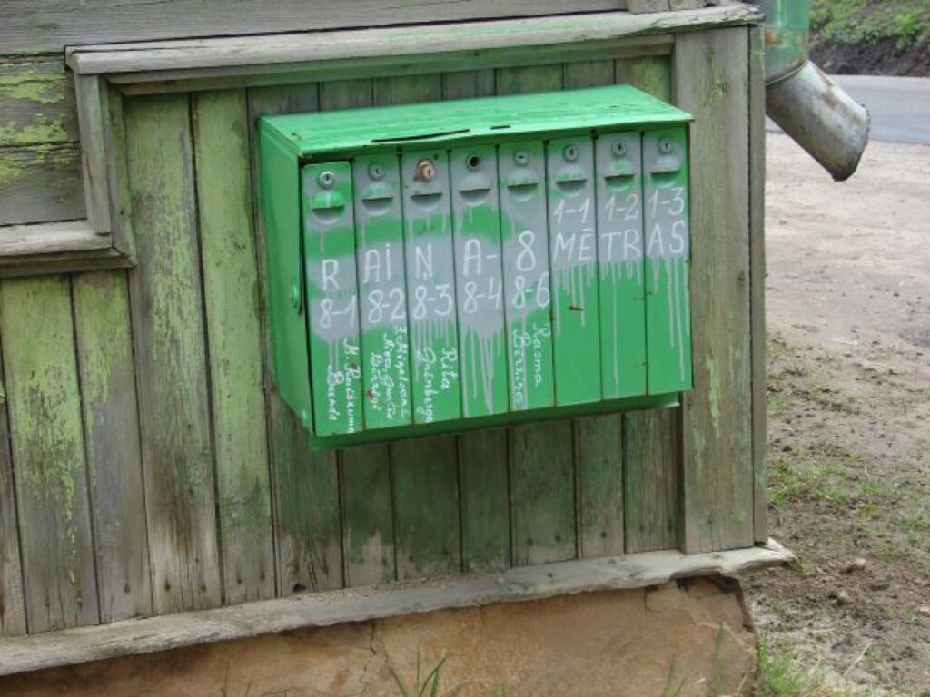 Diemžēl Latvijas Pasts ne vienmēr savus sūtījumus nogādā to īstajiem adresātiem. Šoreiz smiltenietei no Raiņa ielas sūtījumu nogādāja “Ziemeļlatvija”, kura to bija pamanījusi pavisam citā pilsētas vietā.
Autors: Santa Sinka