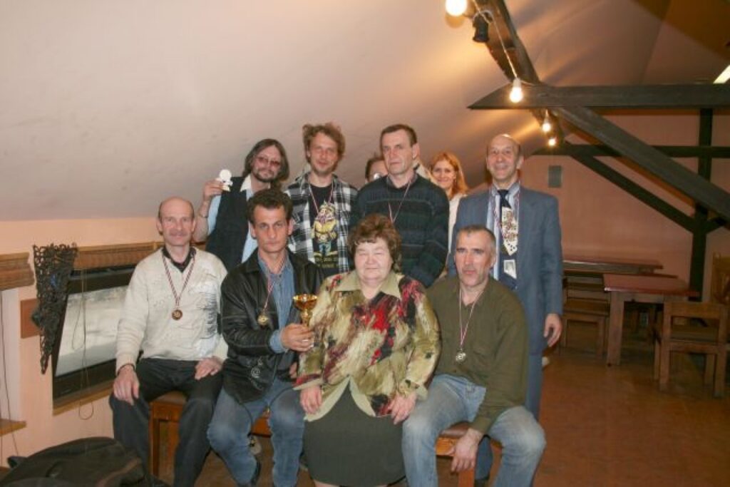 Pēc deviņām kārtām labākie dalībnieki noskaidroti Smiltenes pilsētas atklātajā čempionātā zolītē. 
Autors: No personīgā arhīva