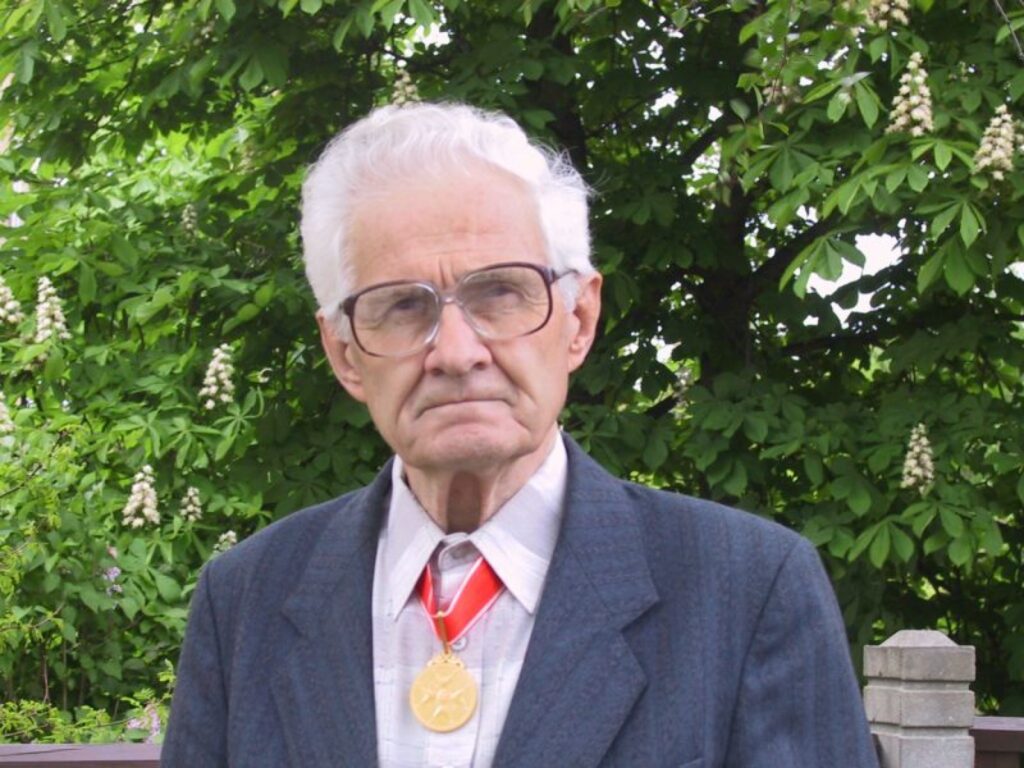 Ar Atzinības krusta Lielo sevišķās pakāpes goda zīmi Rīgas pilī tika apbalvots Smiltenes pagasta iedzīvotājs Ēvalds Apīnis.
Autors: Santa Sinka