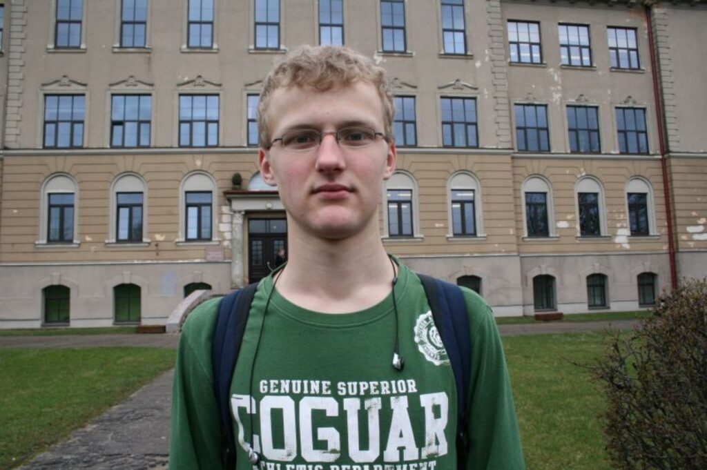 Valkas ģimnāzijas skolnieks Andžs Pilskalns ir apsvēris visus plusus un mīnusus gadu pavadīt Amerikā. Plusu ir vairāk.
Autors: Aldis Dubļāns