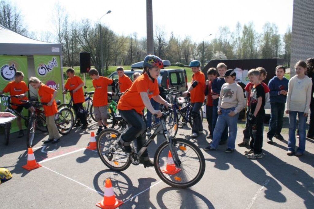  Valkas pamatskolas komandas dalībniece Keitija Ontensone ne tikai bija labākā starp meitenēm, bet apsteidza arī lielāko daļu zēnu.
Autors: Aldis Dubļāns
