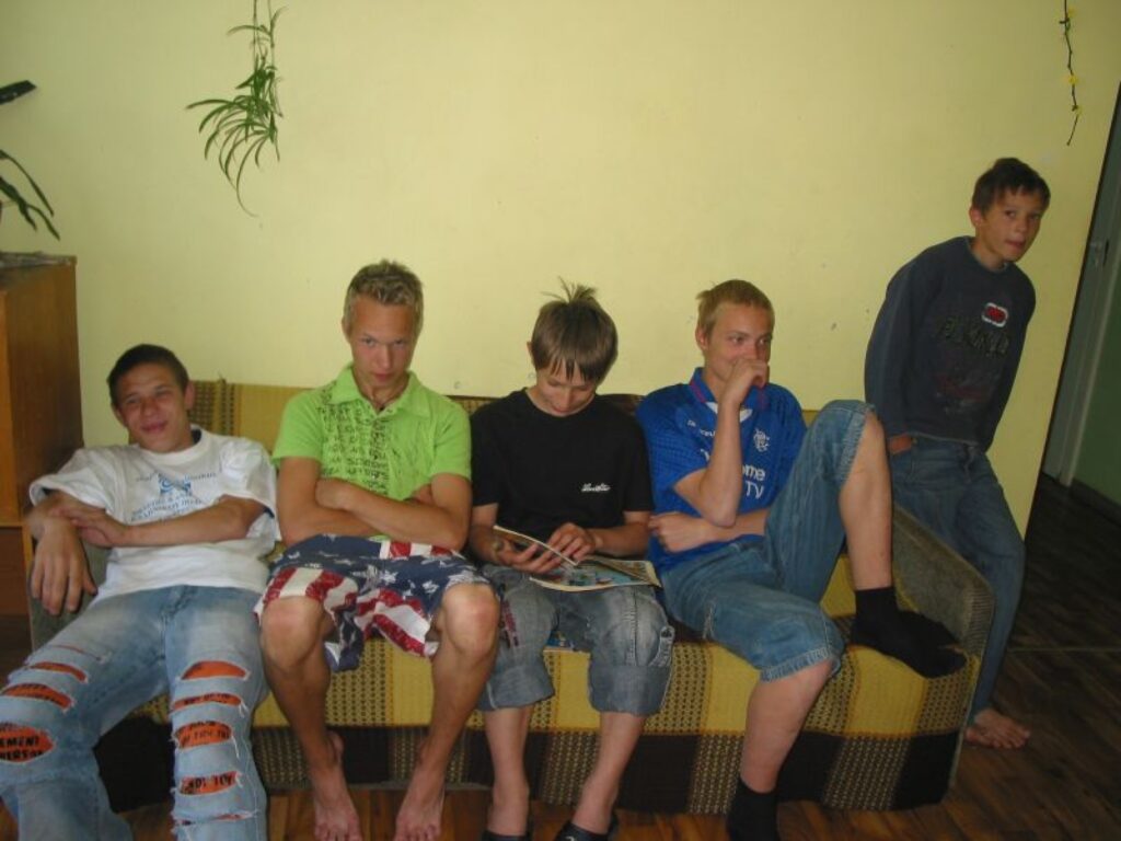 Vakar Ērģemes bērnu nama – patversmes audzēkņi laiku īsināja, pārslēdzot televīzijas kanālus
Autors: Inga Karpova