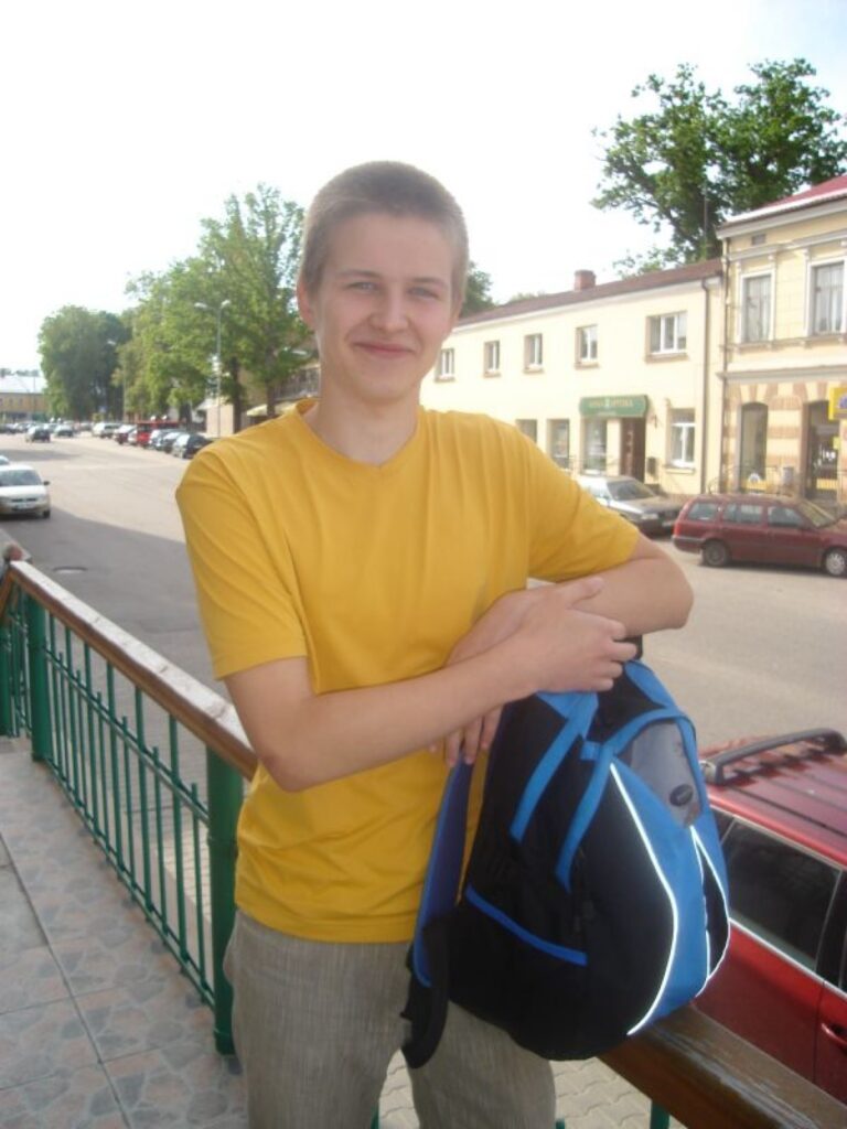 Šajā mācību gadā visaugstākā vidējā atzīme atestātā Smiltenes skolās ir ģimnāzijas audzēknim Elmāram Lejam – 9,5 balles. 
Autors: Sandra Pētersone