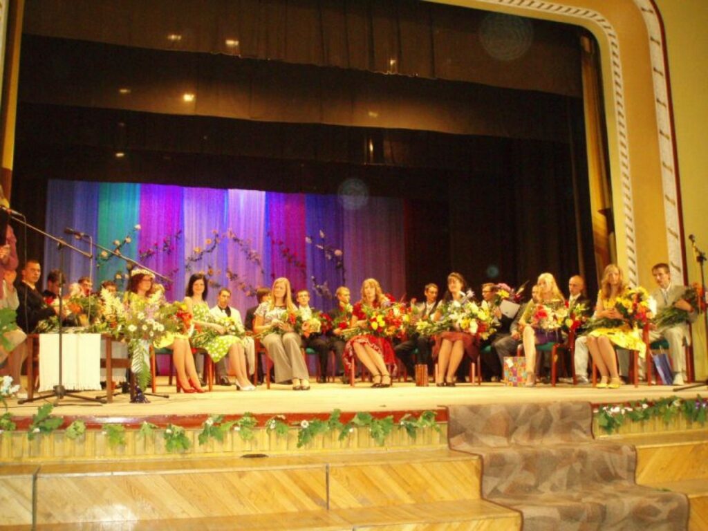 Valkas ģimnāzijas 12.b klase
Autors: Aldis Dubļāns