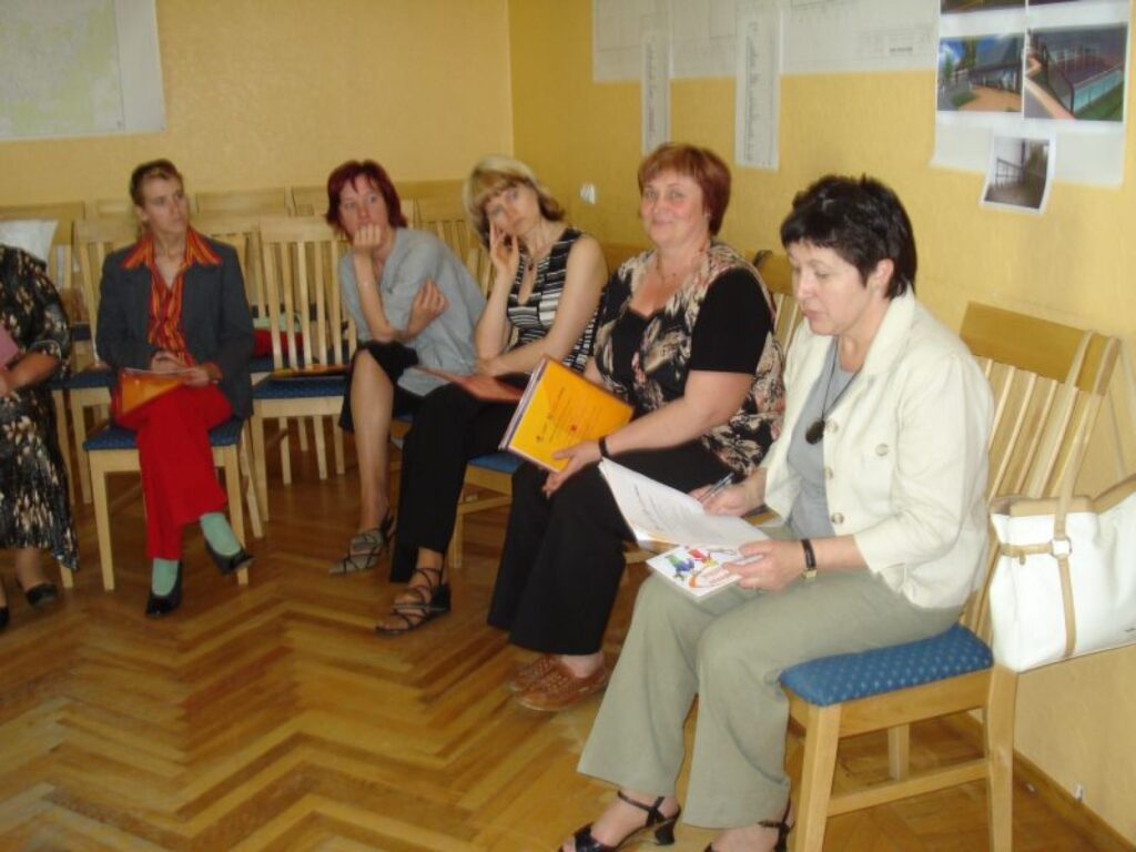  Latvijas Kopienu iniciatīva fonda vadītāja Ieva Ernšteina nevalstisko organizāciju pārstāvjiem skaidrot kā darboties veiksmīgāk
Autors: Baiba Šķērīte