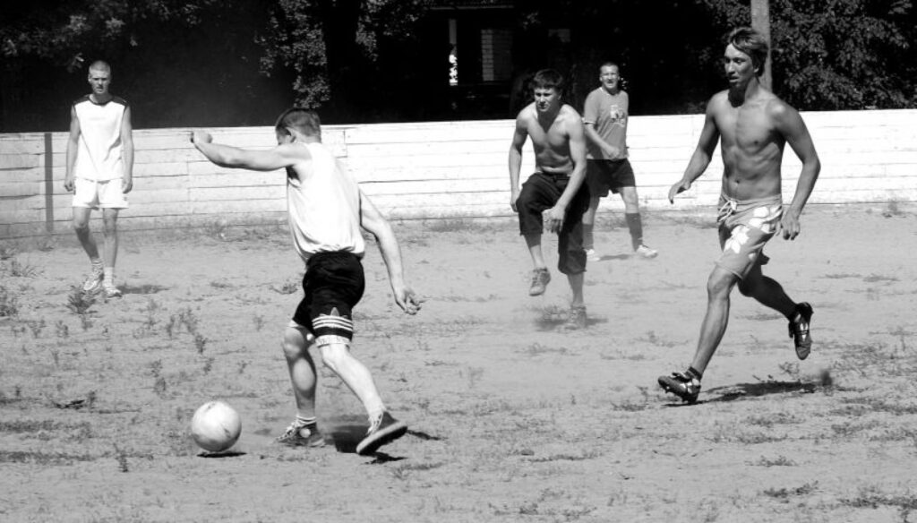 Ja pagasta sporta spēlēs “Skaldītājiem” nācās samierināties ar otro vietu, tad ilgtermiņā vairāk nekā mēnesi ilgā turnīrā šī komanda uzvarēja.
Autors: Aldis Dubļāns
