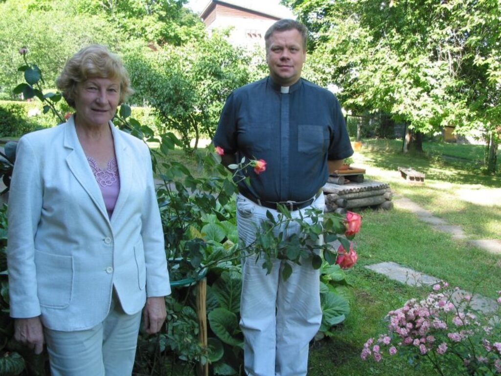 Valkas evaņģēliski luteriskās draudzes priekšniece Anna Dreimane un Valmieras iecirkņa prāvests Arnis Bušs uzskata, ka Valkā draudze ir laba un jauka, tāda pati, kā visur Latvijā.
Autors: Aivars Zilbers