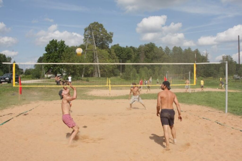 Turnīrs “Ērģemes dūzis” Valkas apkārtnē kļūst aizvien populārāks.
Autors: Aldis Dubļāns
