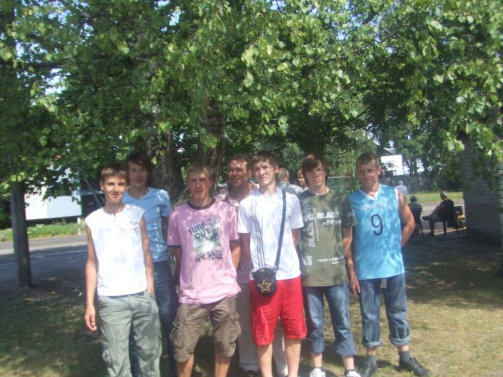 Valkas jauno ugunsdzēsēju komanda mirkli pirms apbalvojumu saņemšanas.
Autors: No personīgā arhīva