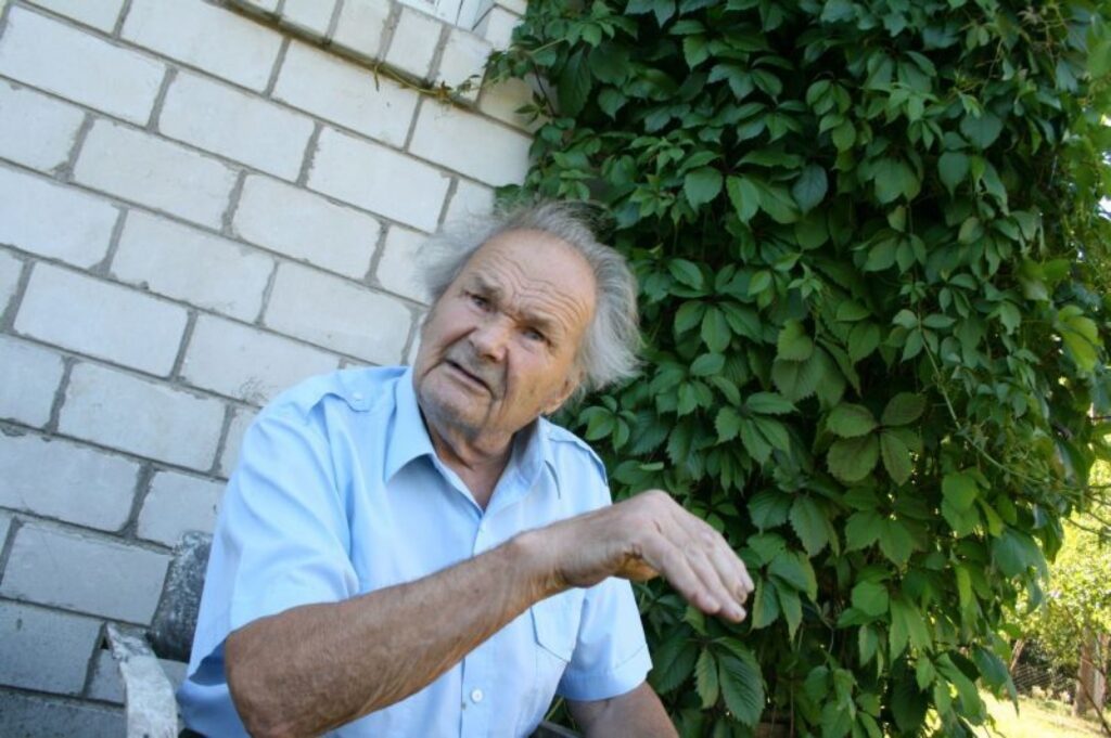 Laimonis Buņķis 40 gadus ir nostrādājis Strenču mežrūpsaimniecībā un bēdājas, ka tagad pilsētai zudis tik daudz darbavietu.
Autors: Aldis Dubļāns