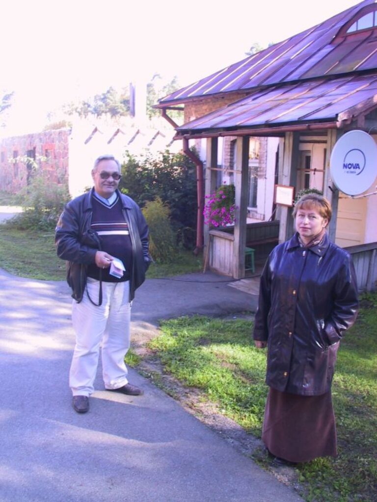 Strenču psihoneiroloģiskās slimnīcas galvenā māsa Jekaterina Jeremejeva (attēlā) informē, ka “Pusceļa māju” veidos uz šo abu ēku pamatiem. Vienā no mājām pašreiz strādā slimnīcas sargs Andris Ozols. 
Autors: Sandra Pētersone