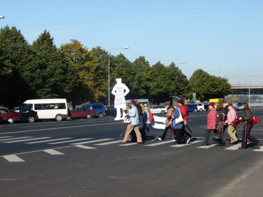 Un tagad ceļš mājup... cerēsim, ka valdība tomēr ieklausīsies un rīkosies.
Autors: Santa Sinka
