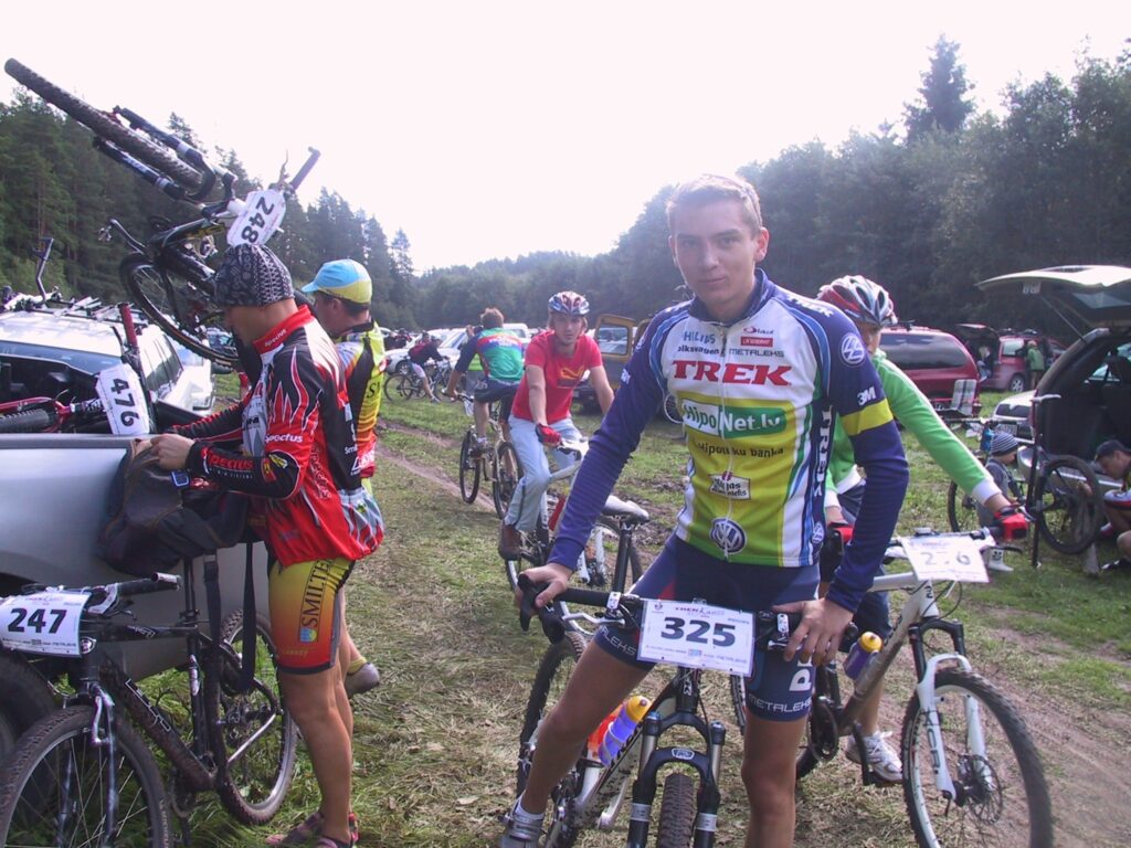 No Valkas rajona sportistiem 27,5 kilometrus garo distanci visātrāk veica smiltenietis Toms Knostenbergs. Savā grupā (juniori) viņš izcīnīja otro vietu.
Autors: Sandra Pētersone