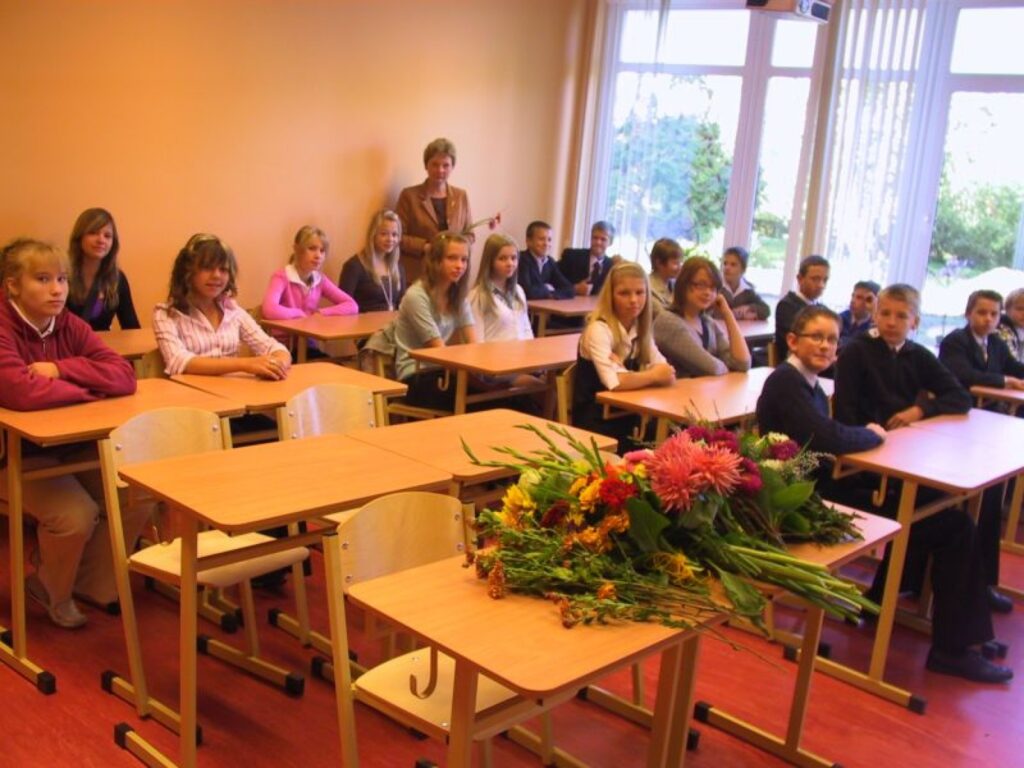 Piebūvē atrodas svešvalodu kabineti. Vienā no tiem angļu valodu māca Irita Steģe.
Autors: Sandra Pētersone