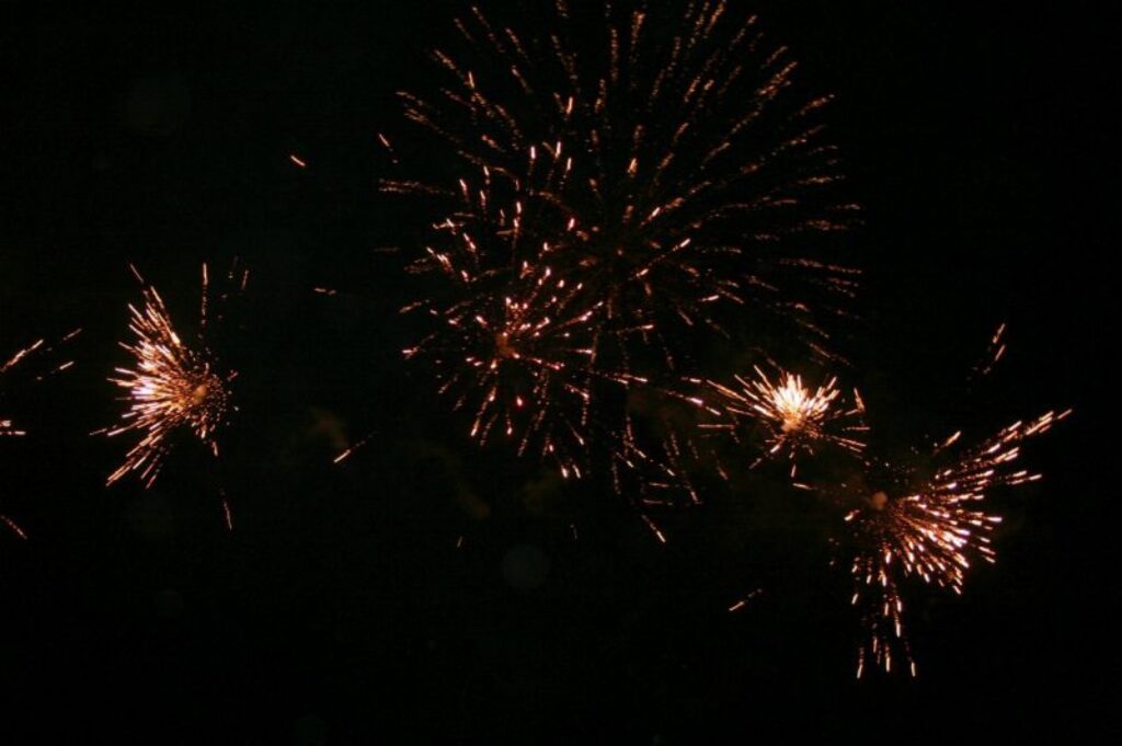 Spilgtus emocionālus pārdzīvojumus sniedza vairāk nekā 10 minūšu garais krāšņais salūts.
Autors: Inga Karpova