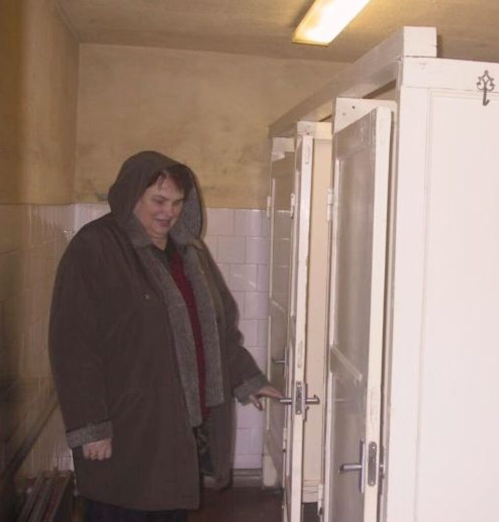 “Drūms jums te skats. Vajadzētu labiekārtot, cik līdzekļi atļauj,” par Smiltenes sabiedrisko tualeti saka alūksniete Laima.
Autors: Sandra Pētersone