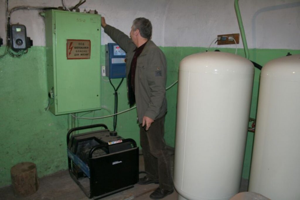 Ērģemes pagasta padomes saimniecības pārzinis Jānis Krams uzskata, ka ģeneratora darbība bez dūmvada apdraud cilvēku veselību.
Autors: Aivars Zilbers