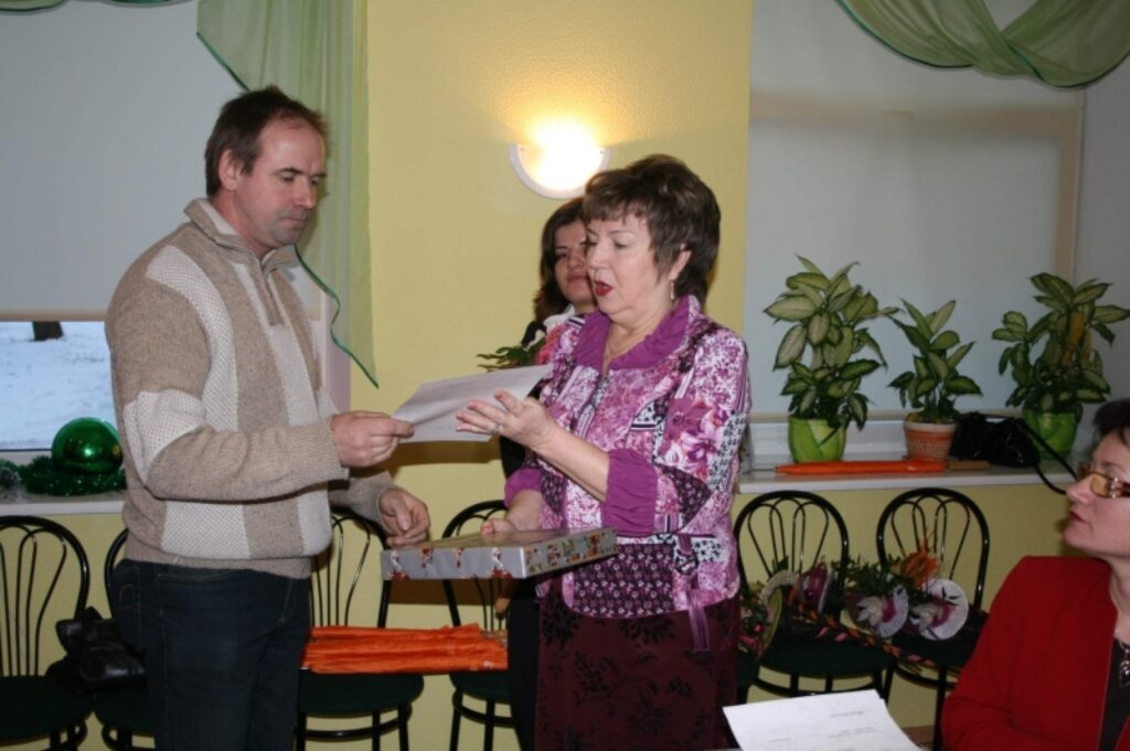 Arī individuālā komersanta “Ailers” vadītājs Ints Auga ir izpelnījies pateicību par pastāvīgu sadarbību ar Valkas filiāli.
Autors: Aivars Zilbers