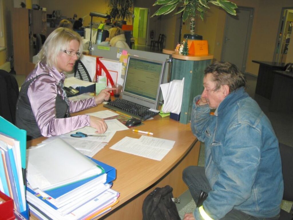 Nodarbinātības valsts aģentūras Valkas filiālē apmeklētāju netrūkst nevienu stundu.
Autors: Aivars Zilbers