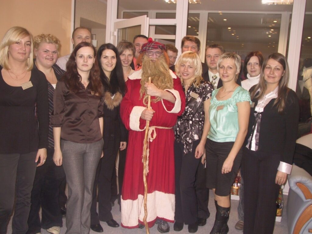 Labdarības akciju “Dāvāsim sapni!” rīkoja Baltijas Starptautiskās akadēmijas Smiltenes filiāles uzņēmējdarbības vadības 3. kursa studenti un Smiltenes pilsētas bāriņtiesa.
Autors: Sandra Pētersone