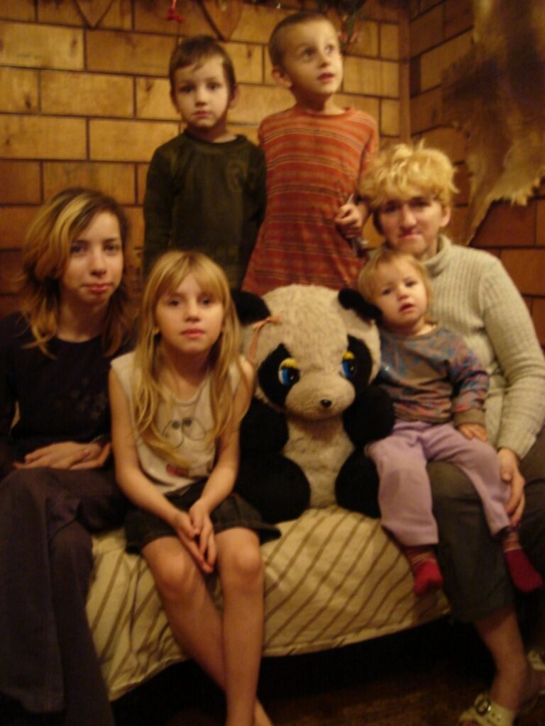 Sabiedriska organizācija “Egļukalni” sākusi vākt  ziedojumus launkalniešu Zvirbuļu ģimenes atbalstam. 
Autors: Sandra Pētersone