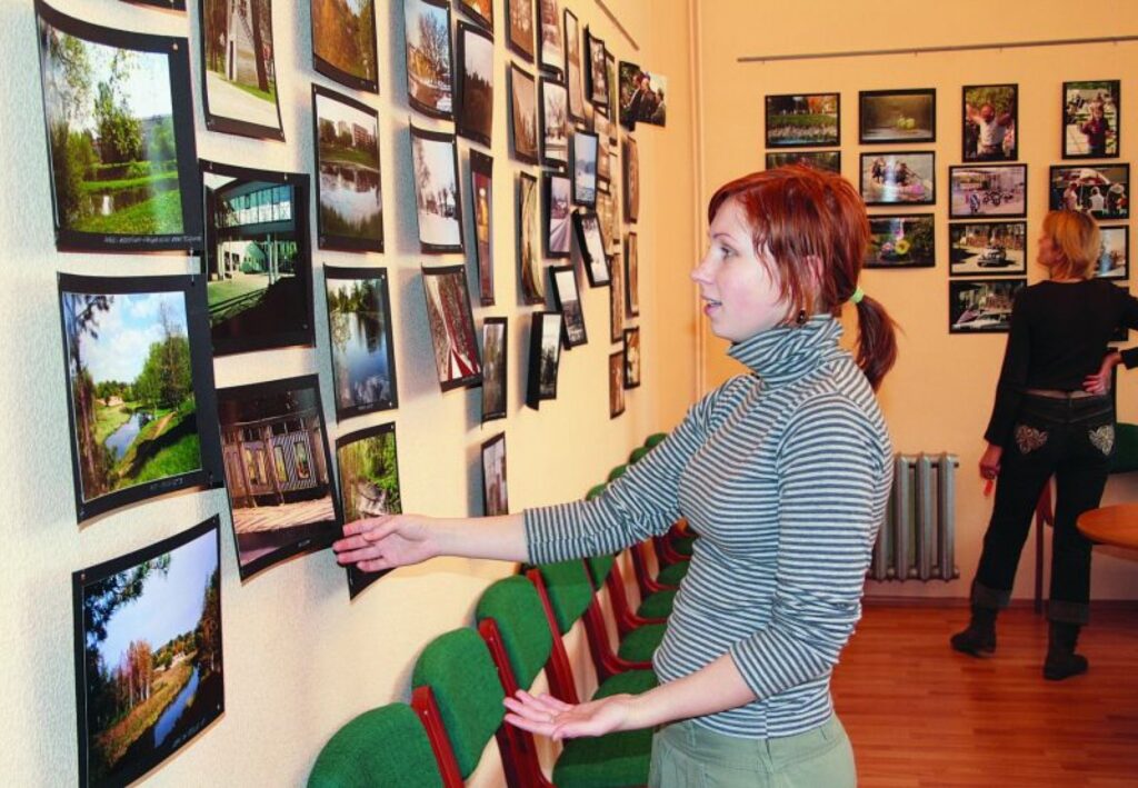 Fotokonkursa koordinatore Ance Empele visus interesentus aicina uz izstādes atklāšanu 19. decembrī. 
Autors: Aldis Dubļāns